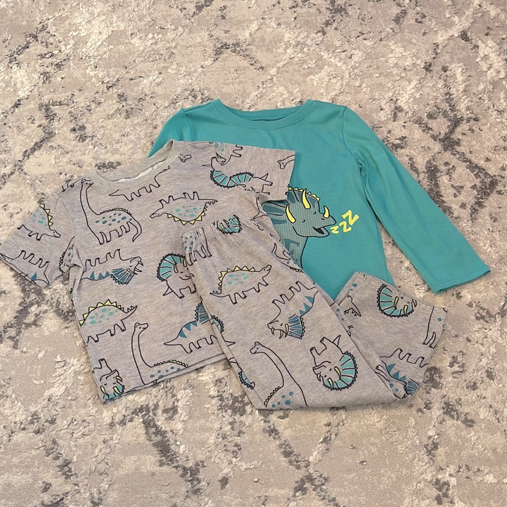 Boys 5T Dino Pajama Set